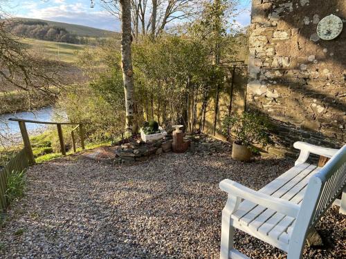 Homely and cosy cottage in the Scottish Borders in Тевіохед