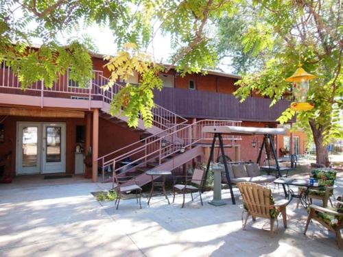 ทัศนียภาพภายนอกโรงแรม, Mexican Hat Lodge in เม็กซิกันแฮต (UT)