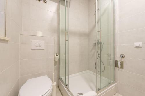 Bright And Light Apartments