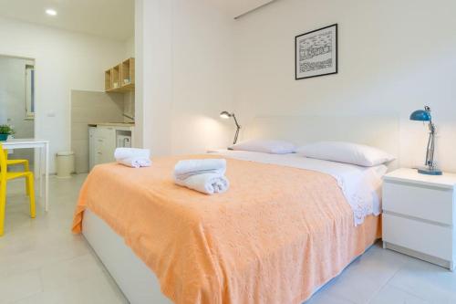 Bright And Light Apartments