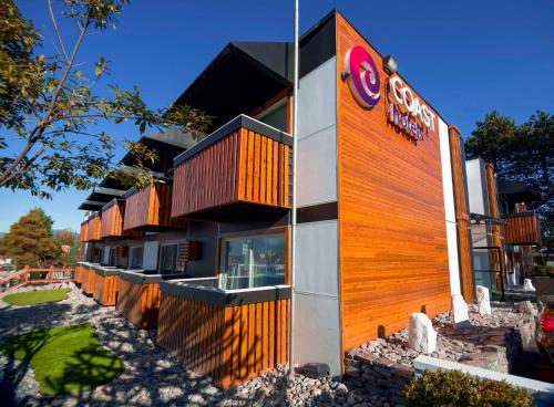 Coast Metro Vancouver Hotel in Burnaby, Canada