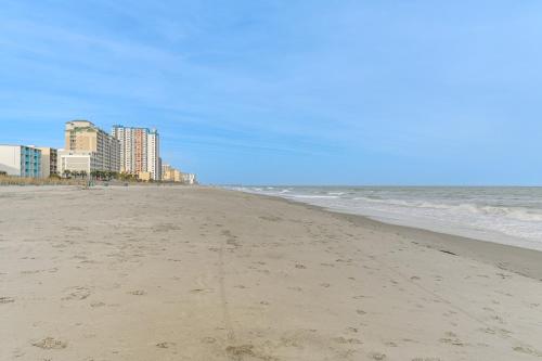 Steps to Ocean Myrtle Beach Condo with Perks! in Myrtle Beach, USA