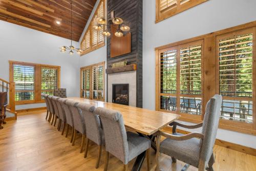 Lodge at Alexander - 8 bd - Hot tub - GameRm - AC - Trailer parking - Fireplace - Fire pit, McCall (fotografie 9)