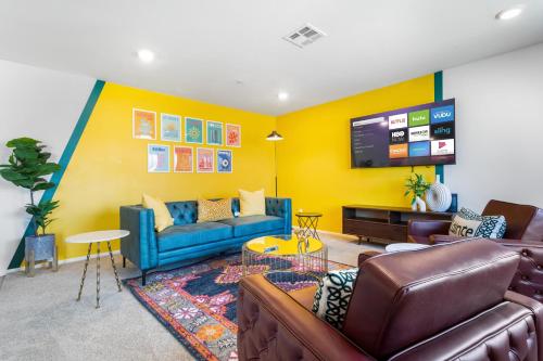 Colorful Wonderland w Pool/Spa, Pickleball &GameRm in Coachella, Vereinigte Staaten von Amerika