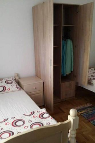 Three-Bedroom Apartment with Terrace and Sea View image 7