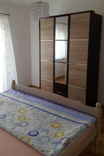 Three-Bedroom Apartment with Terrace and Sea View image 8