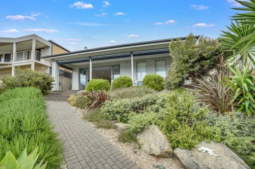 Hindmarsh Island Marina Lifestyle - BYO Linen in Hindmarsh Island