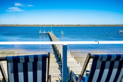 Beladura - 35 Goolwa Channel Drive Hindmarsh Island - Linen Included