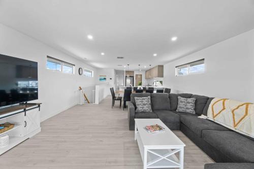 Grantley Haven Victor Harbor spacious home with games room - No Linen Included in Victor Harbor