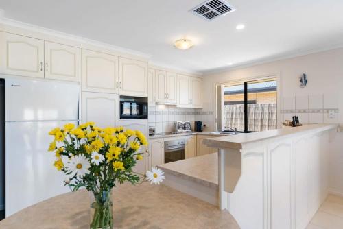 71 Blanche Pde Hindmarsh Island - No Linen Included