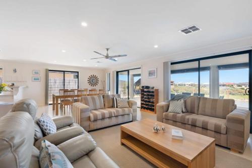 71 Blanche Pde Hindmarsh Island - No Linen Included
