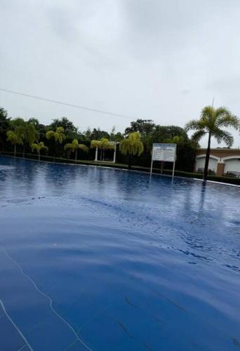 Swimming pool, Fully Furnished 2 BR w/ Netflix in Abucay