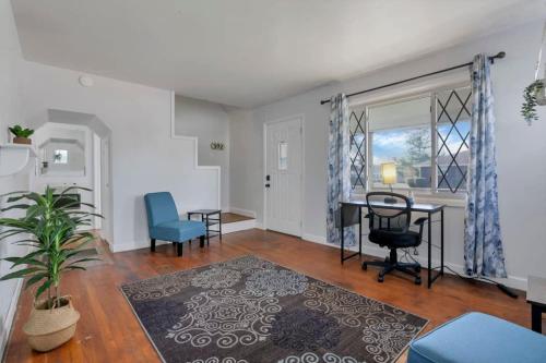 Housepitality - West Side Lodge - 6 BR 2 BA in Columbus, USA