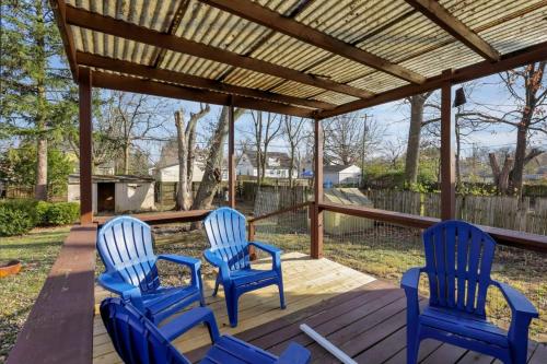 Housepitality - West Side Lodge - 6 BR 2 BA in Lincoln Village