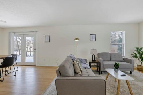 Housepitality - The Gahanna Hideaway in แอลบานีคอมมอนส์