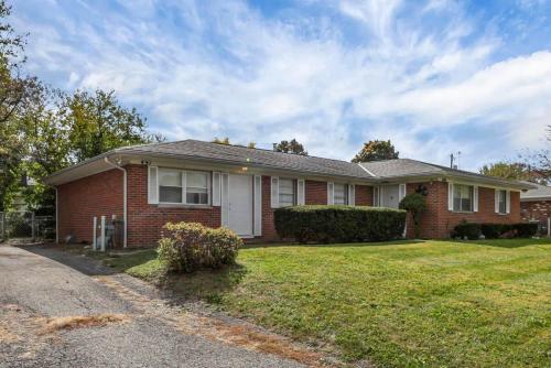 Housepitality - The Gahanna Ranch - 3 BR - Airport in Gahanna, USA