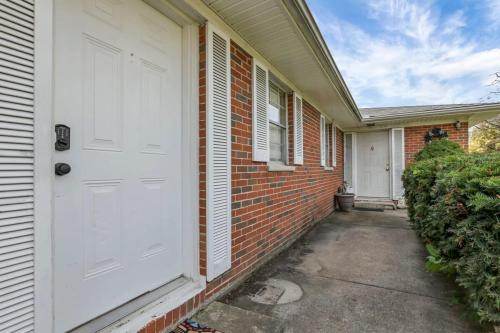 Housepitality - The Gahanna Ranch - 3 BR - Airport