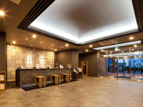 Hotel Route Inn Miyoshi Ekimae - 로비
