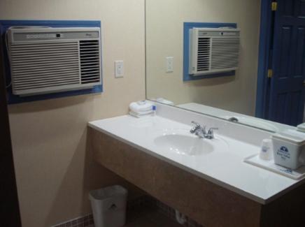 Golden Hill Inn-Danbury - image 2