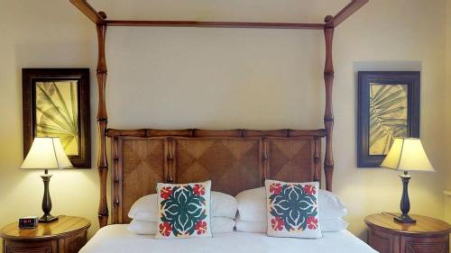 F211 Second Floor 3-bedroom Poolside Lanai