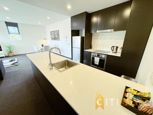 Wonder in Woden - 2 bd 2bth Apt - image 2