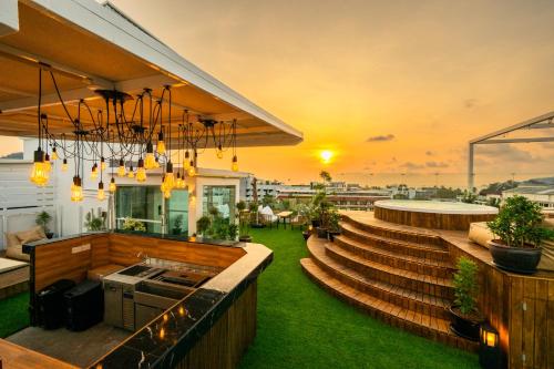 La Vista Patong Hotel - 숙소 외관