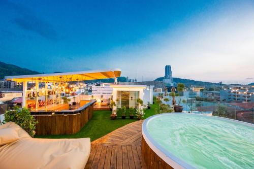 La Vista Patong Hotel - 숙소 외관