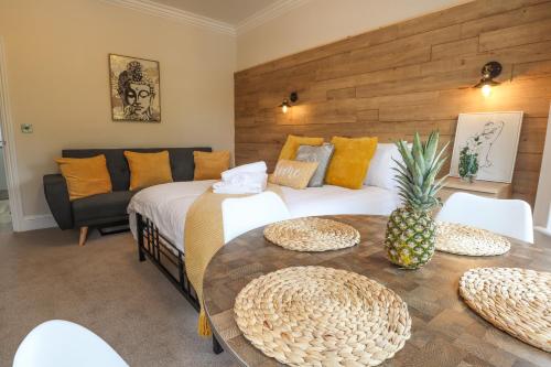Modern Two Beds, Close to Town, Beach, Hospital, Free Parking – khách sạn tại Hailsham