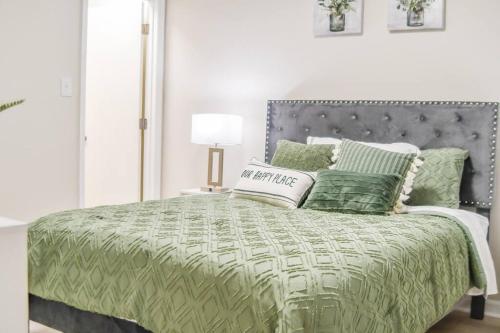 Serene Condo W/ LED Lights In Heart Of Raleigh in Raleigh, USA