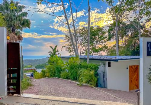 Modern Home with Panoramic Ocean View and Pool