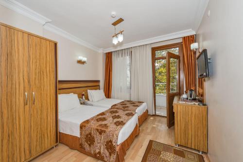 Standard Double Room image 6