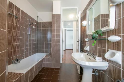 Apartment with Balcony image 2