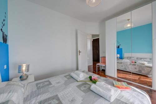 Apartment with Balcony image 3
