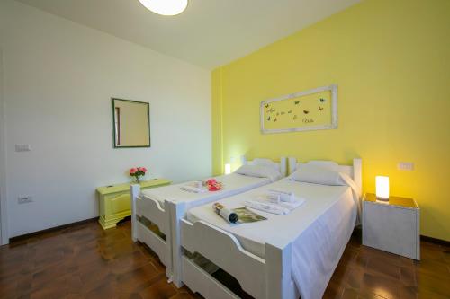 One-Bedroom Apartment image 3