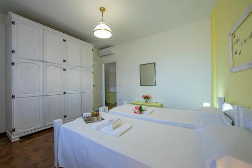 One-Bedroom Apartment image 2