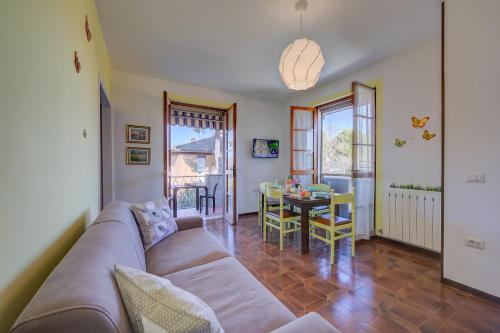 One-Bedroom Apartment image 7