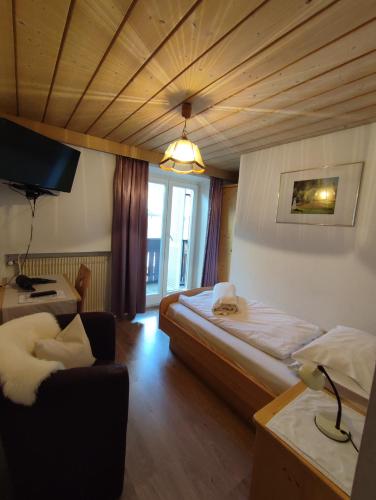 1 twin bed