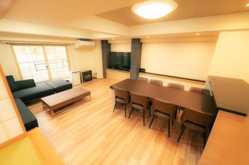 MolinHotels702 -Sapporo Onsen Story- 1L2Room K-Bed1&W-bed3 8persons