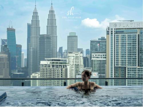 The Luxe & Colony KLCC Skyline Infinity Pool - 5min to Petronas Tower & KL City Center by The Stay Hub, Kuala Lumpur