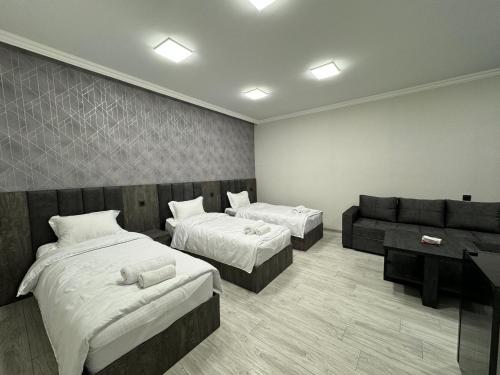 3 twin beds, 1 sofa bed