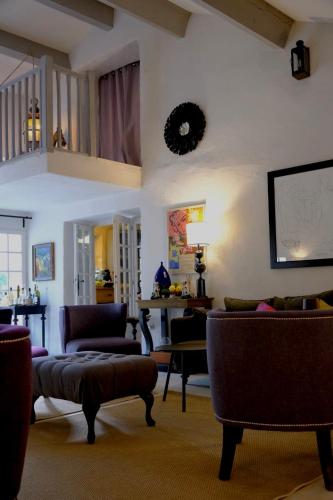 Shared lounge/TV area, Domaine Le Bois Des Dames in Chantemerle-les-Grignan