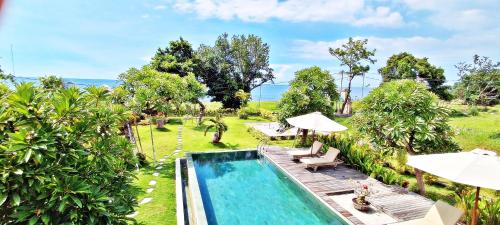 JOGLO APONG Beachfront Apartment - Kec. Seririt
