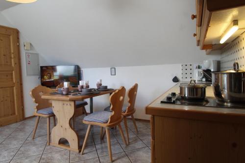 Kitchen, Landhaus Nockalm - Karnten Card im Sommer inklusive in Sankt Oswald