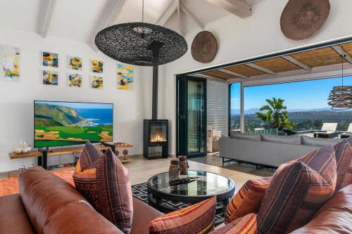 صالة مشتركة/ منطقة التلفزيون, CM33 - Pezula Birds Eye View in سباريبوش