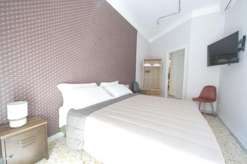 Trastevere Lovely 2 BR Apartment - image 4