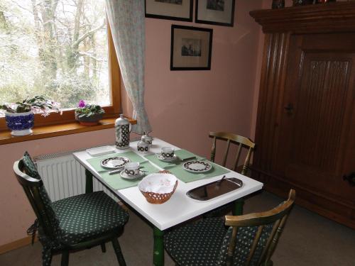 Food and beverages, Ferienwohnung Am Schlosspark in Schlitz