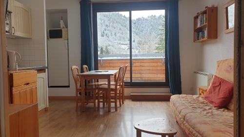 appartement chaleureux avec terrasse ensoleillée 2 étoiles Le Mont Dore