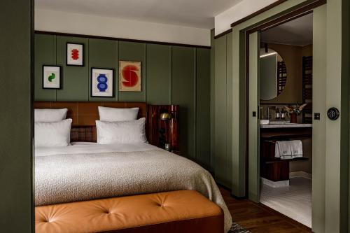 room detail thumbnail 1