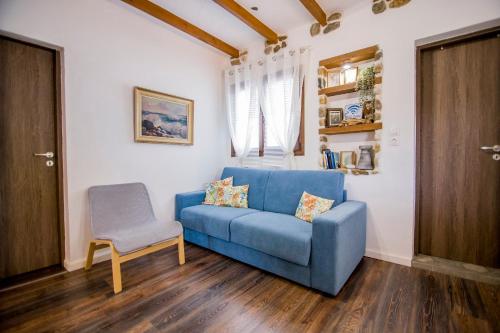 Alexander Aqua Oasis - Poolside Garden Getaway