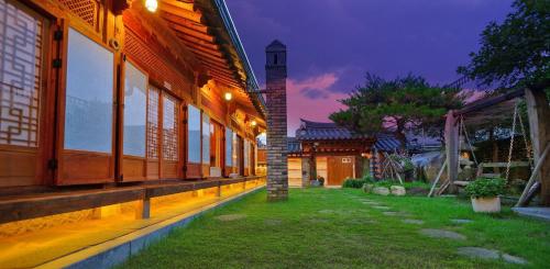 Hanok Gotaek Goeul in Jeonju-si